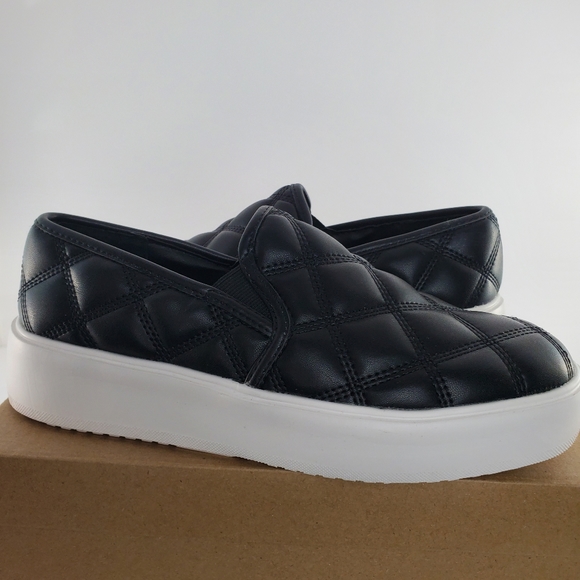 Steve Madden legacy, quilted black 8.5 shoes - Picture 5 of 7